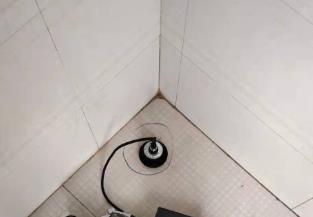 景泰卫生间漏水维修之 loft 夹层储藏室毗邻暗管渗水哪家好，推荐诚匠小爱修缮